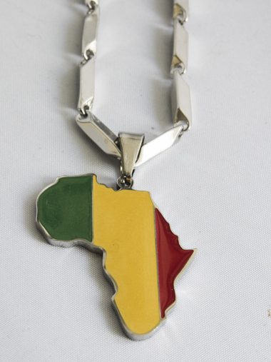 Africa hanger met zilverkleurige ketting