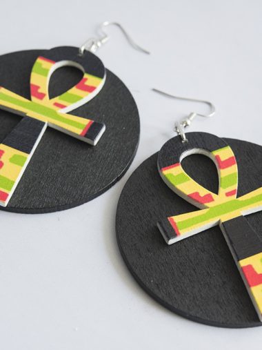 Ronde houten oorbellen met ANKH kruis
